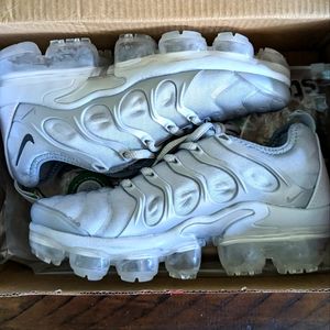 Nike "Air Vapormax Plus" Betrue Women's 5.5